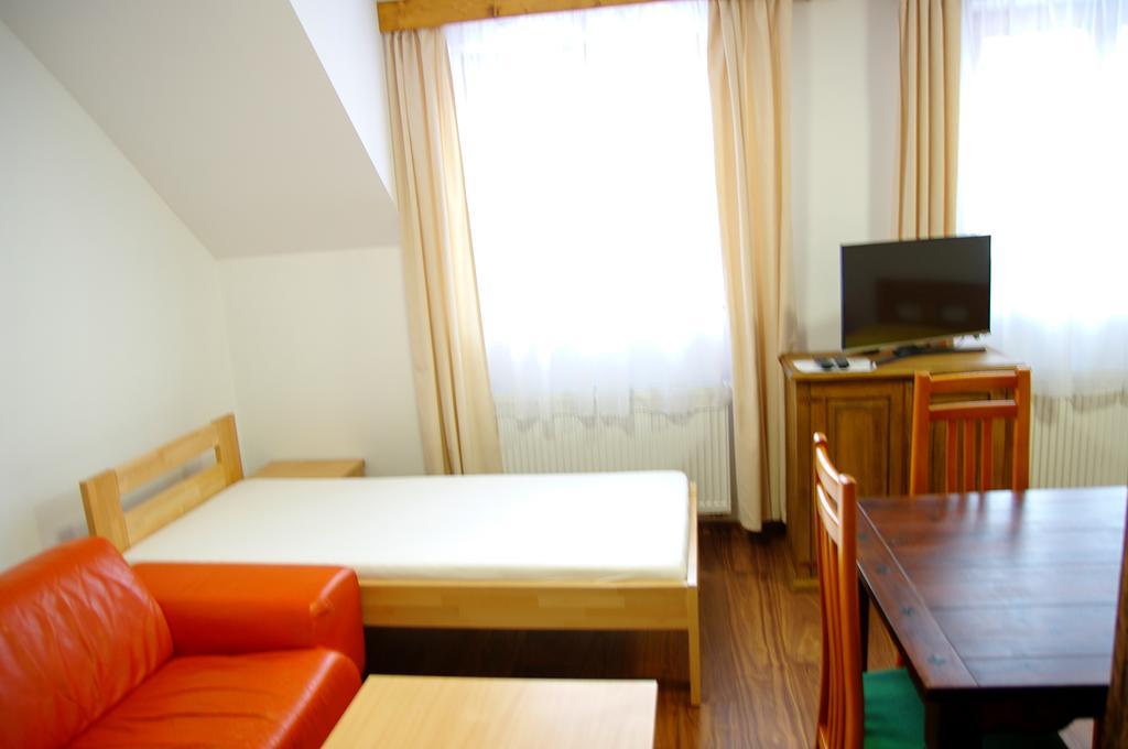 Vila Pod Bránou Poprad Exterior foto